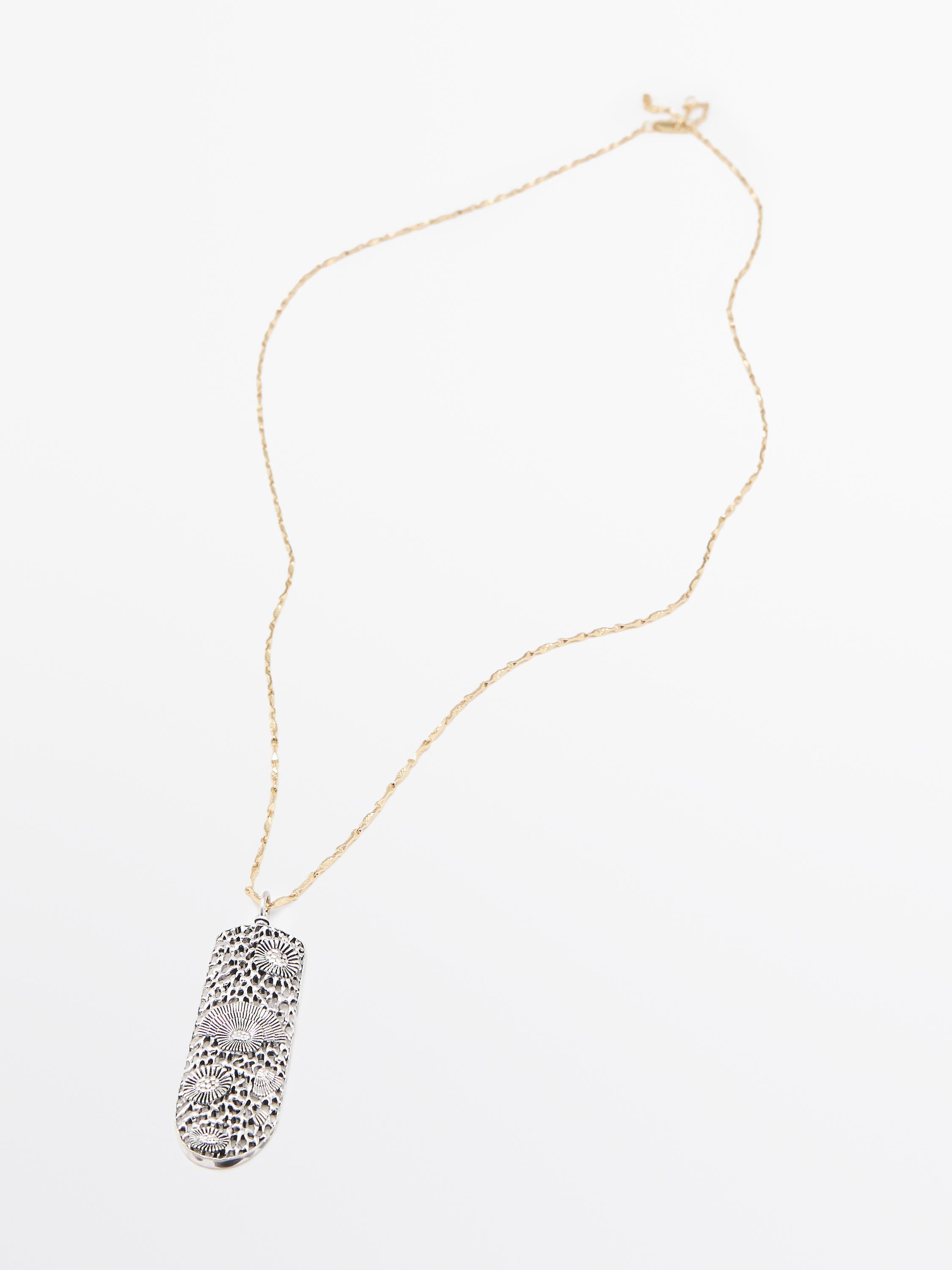 Pendant necklace with metal signet piece